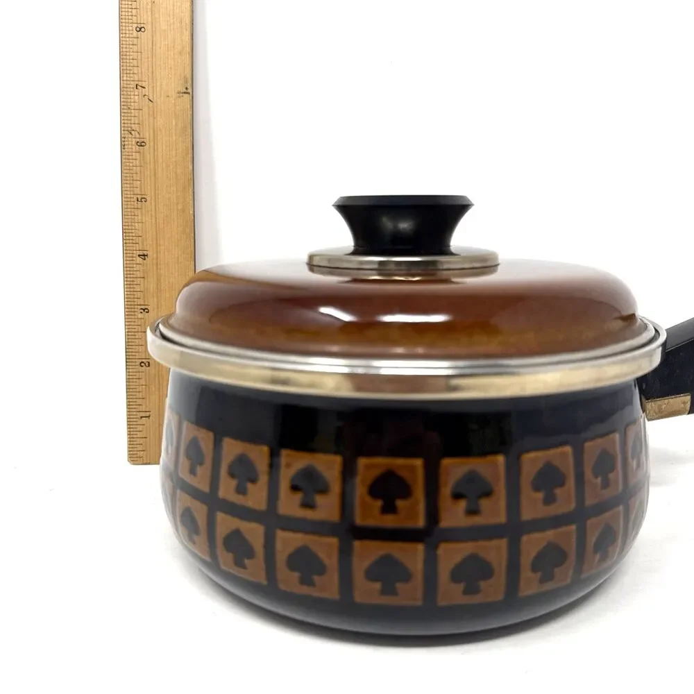 VTG West Bend Le Provencal Enamelware 1.5 Qt Sauce Pan Lid Brown Spade Mushroom